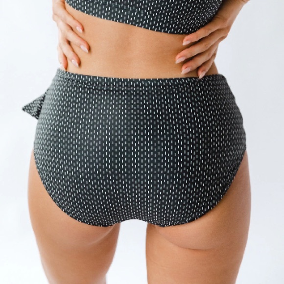 Albion Fit Simone Bottoms in Midnight Dash (M) NWT - Picture 4 of 6